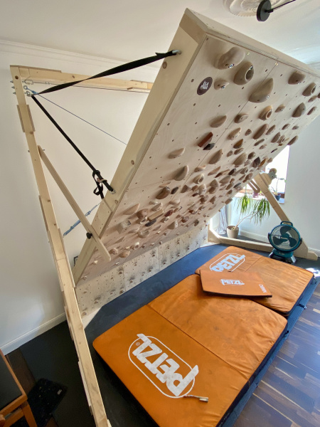 Lama Home Wall – customer wall with holds